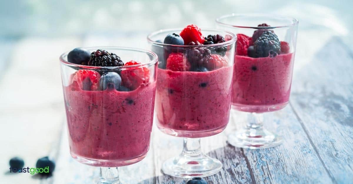 Best Fruits For Protein Shakes (10 Tasty Combos + Recipes)